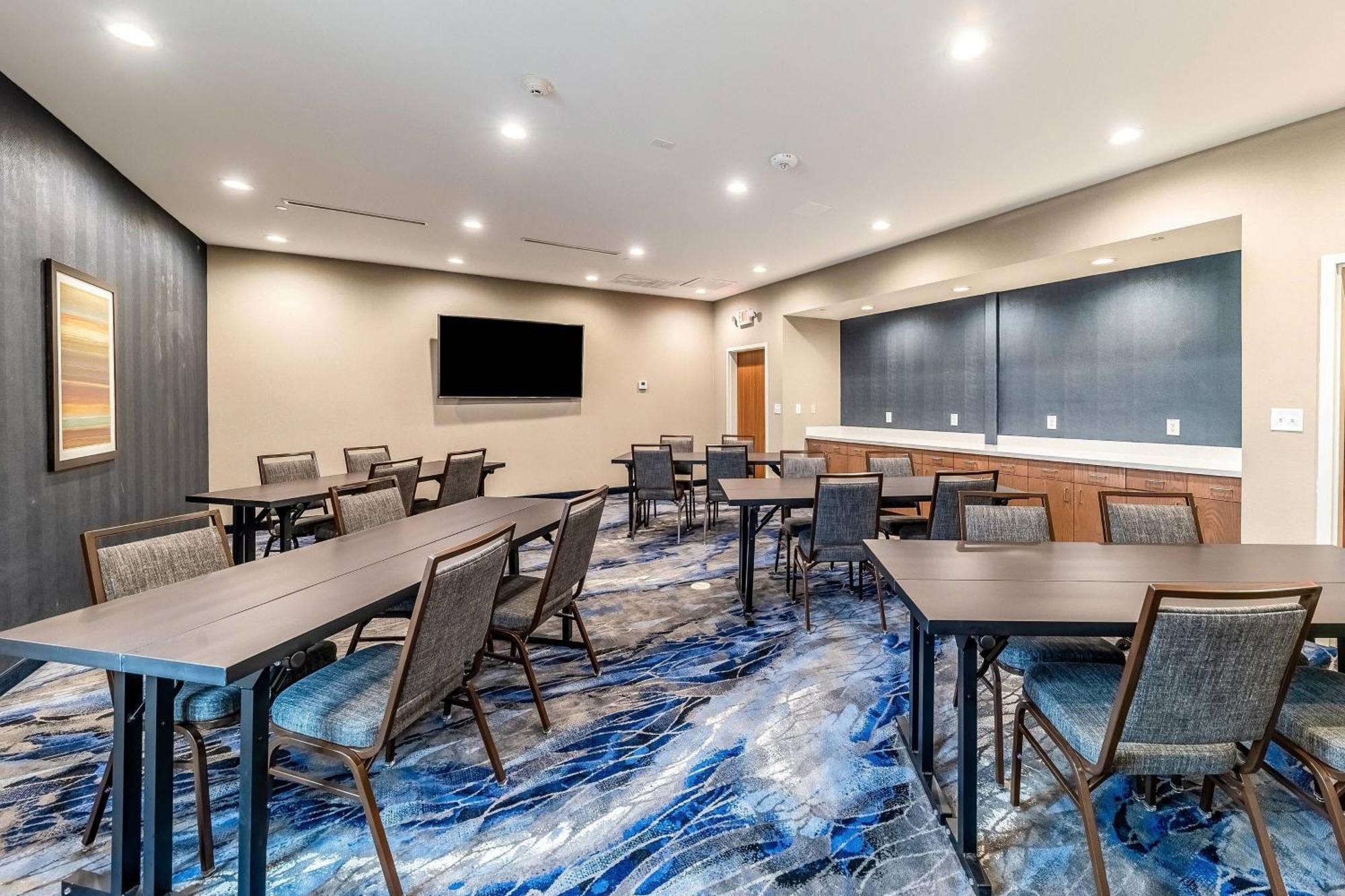 Fairfield Inn & Suites By Marriott Gainesville I-35 Екстериор снимка
